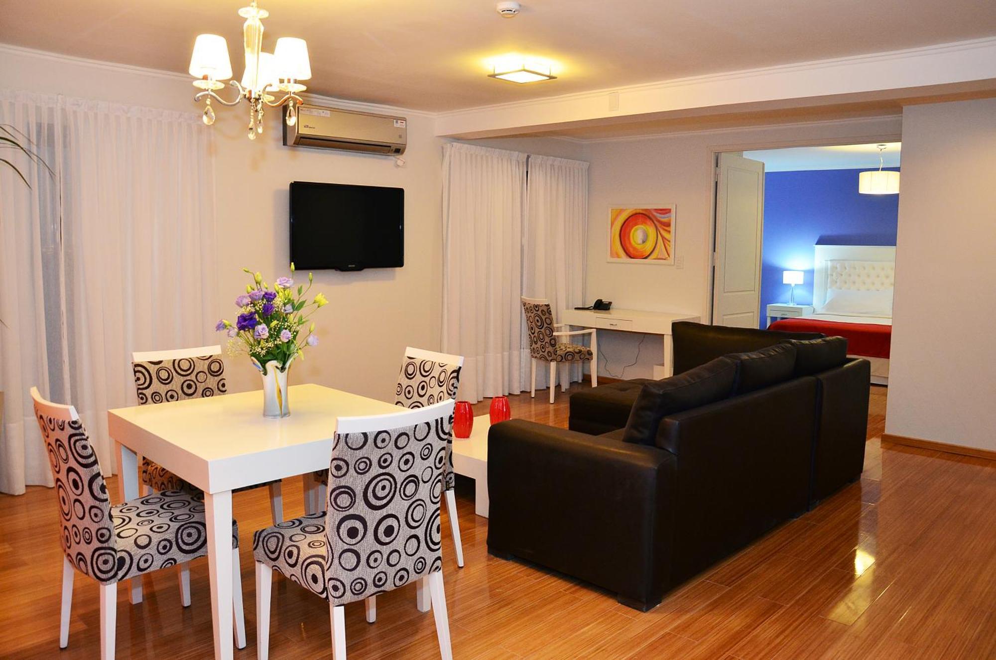 Le Parc Hotel&Suite Villa María Buitenkant foto